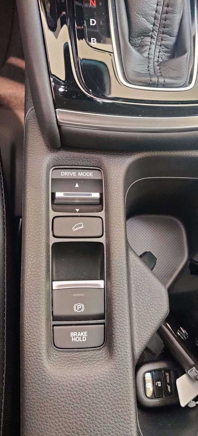 Honda HR-V 1.5i Elegance eCVT FULL HYBRIDE/SLECHTS 4.100 KM